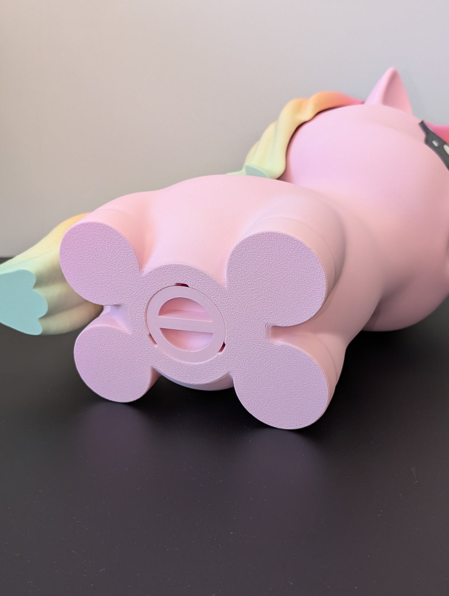 Nixie, l’unicorno arcobaleno che custodisce i tuoi risparmi