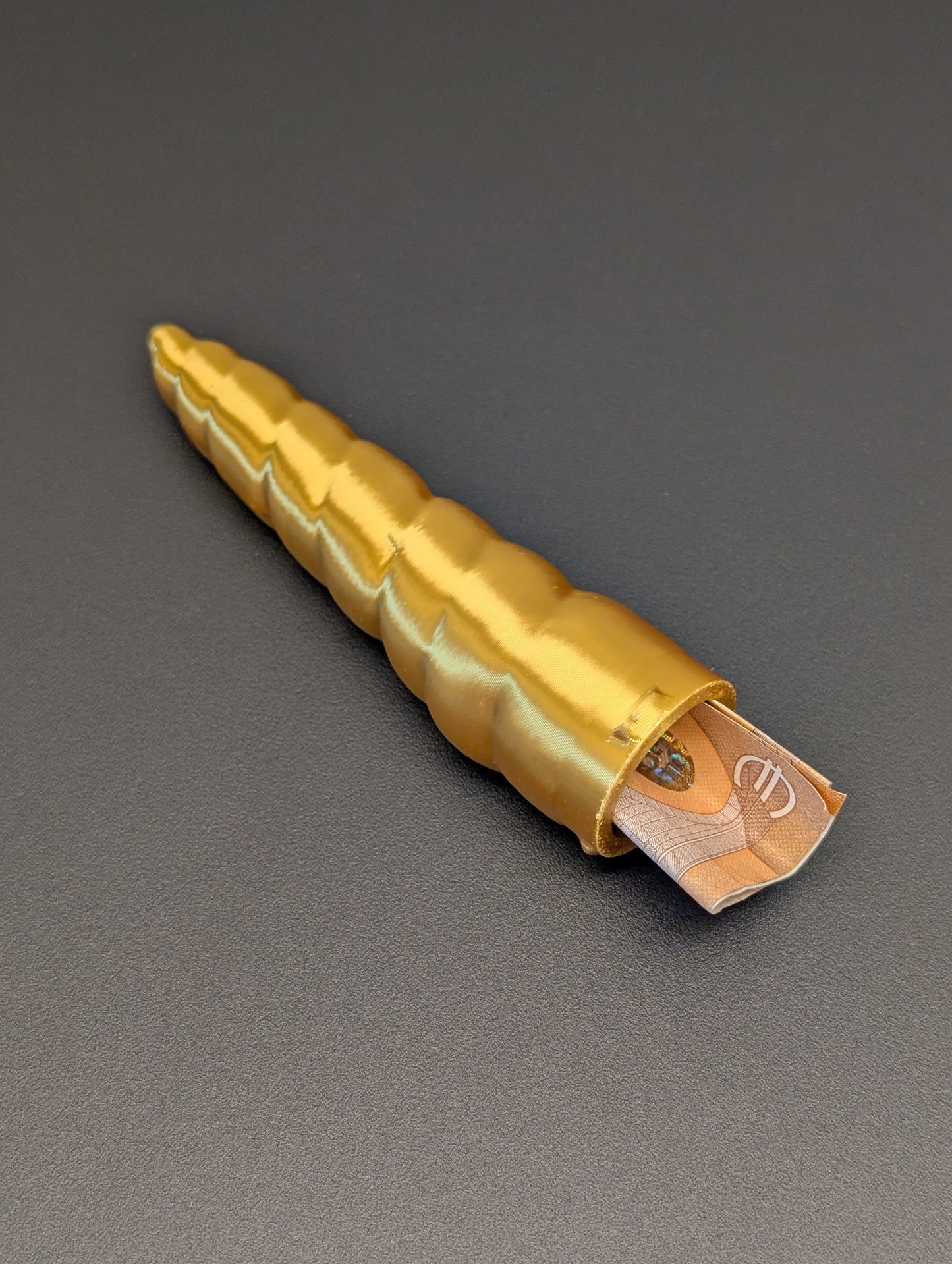 Nixie, l’unicorno arcobaleno che custodisce i tuoi risparmi